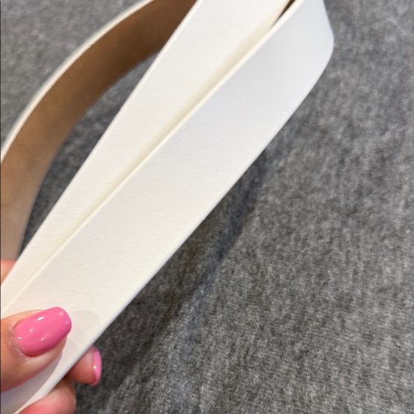 White Leather Belt with Gold Buckle - Picture 5 of 7